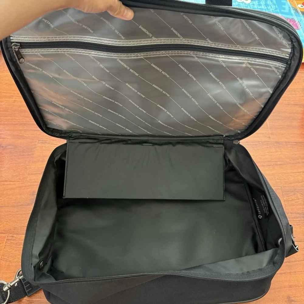 Samsonite Classic Business TSA Laptop Briefcase Shoulder Bag Travel 17x11.75